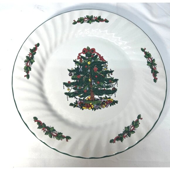 Christmas Village Ceramic Christmas Tree Dinner Plate - Picture 1 of 5